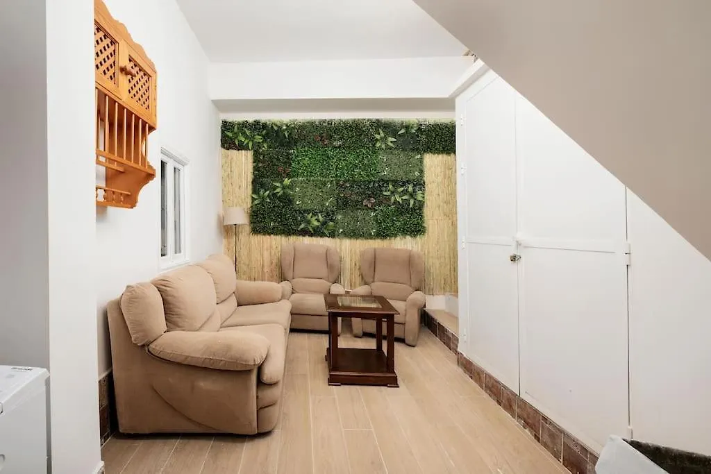 Newly Refurbished Modern 2-Bed Apartment In Heart Of Торремолинос Испания